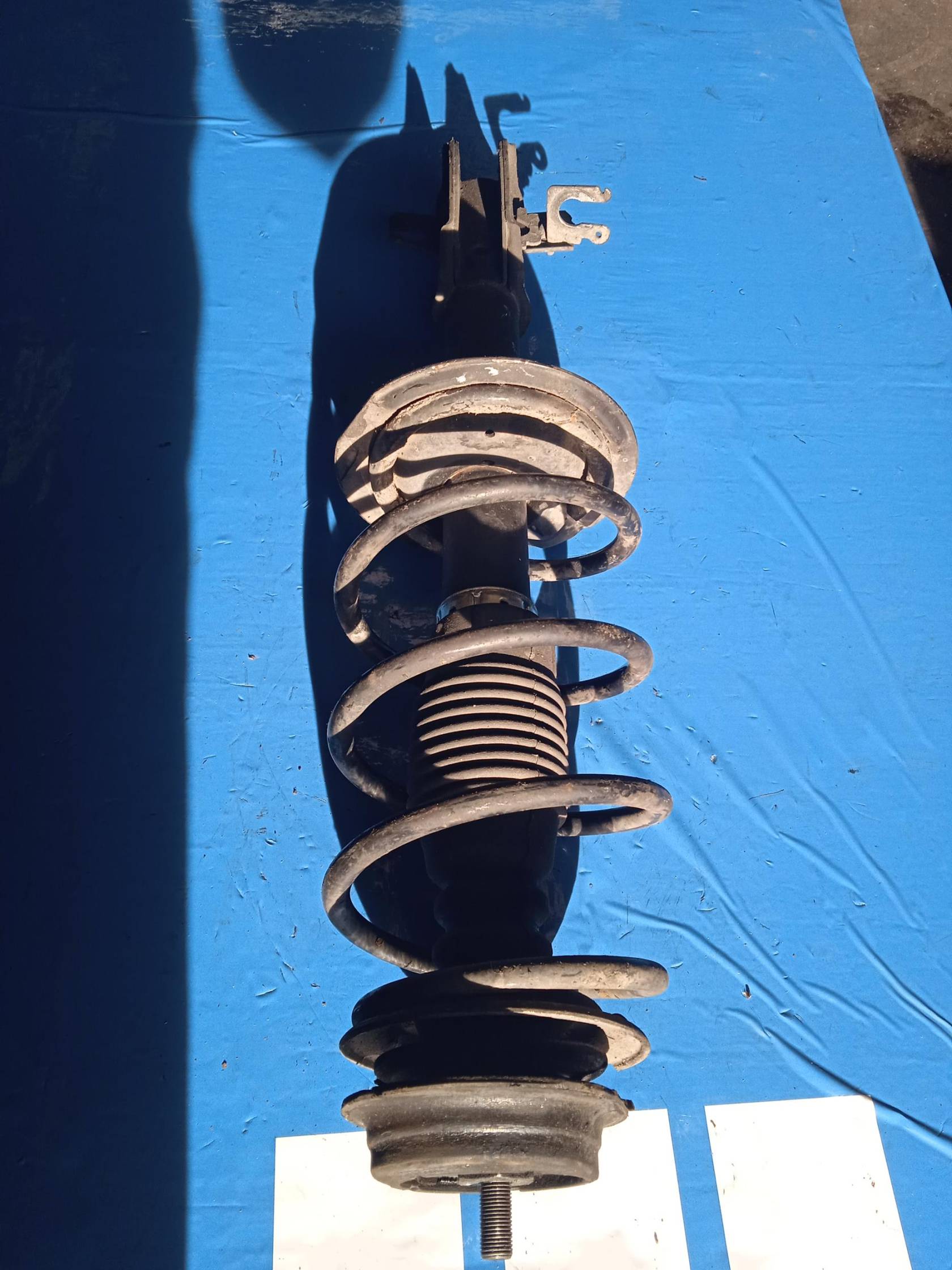 Ammortizzatore ant. dx.